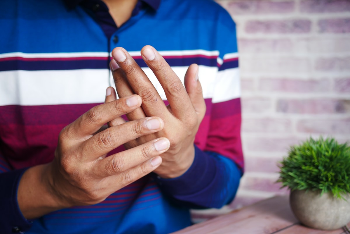 Natural supplement formulas for joint support